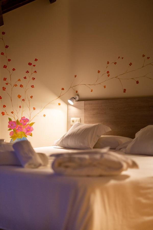 Hotel Balneario Rio Pambre ปาลัสเดเรย์ ภายนอก รูปภาพ