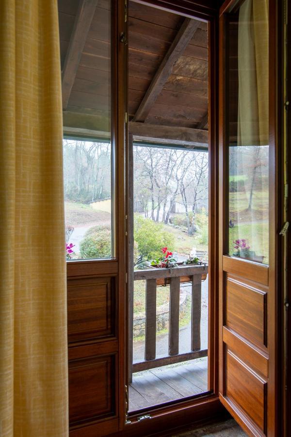 Hotel Balneario Rio Pambre ปาลัสเดเรย์ ภายนอก รูปภาพ