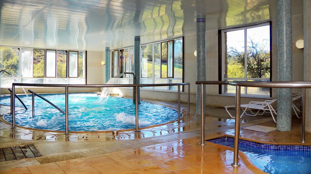 Hotel Balneario Rio Pambre ปาลัสเดเรย์ ภายนอก รูปภาพ